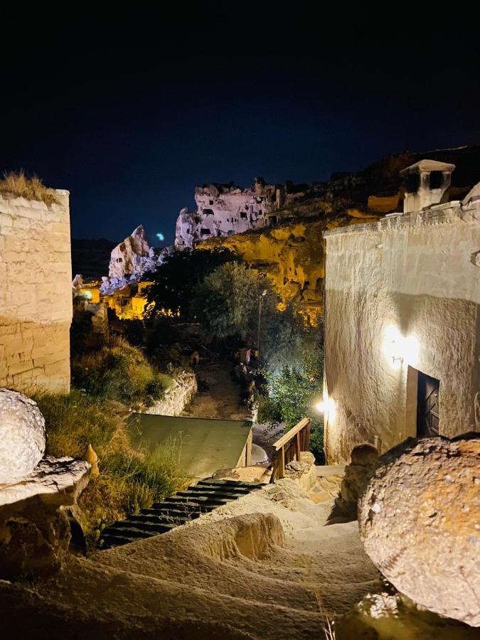 The Village Cave Hotel Гореме Экстерьер фото