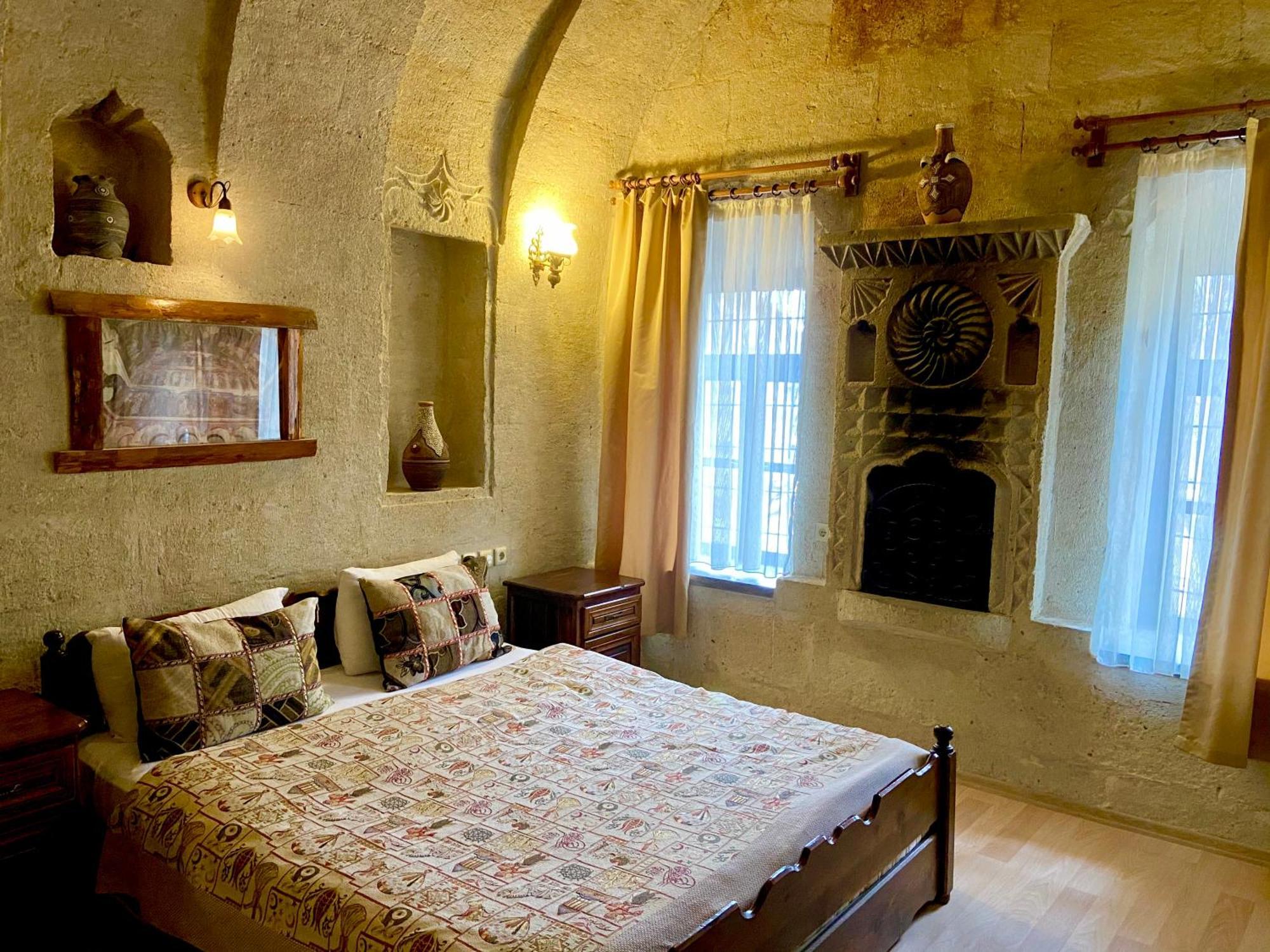 The Village Cave Hotel Гореме Экстерьер фото