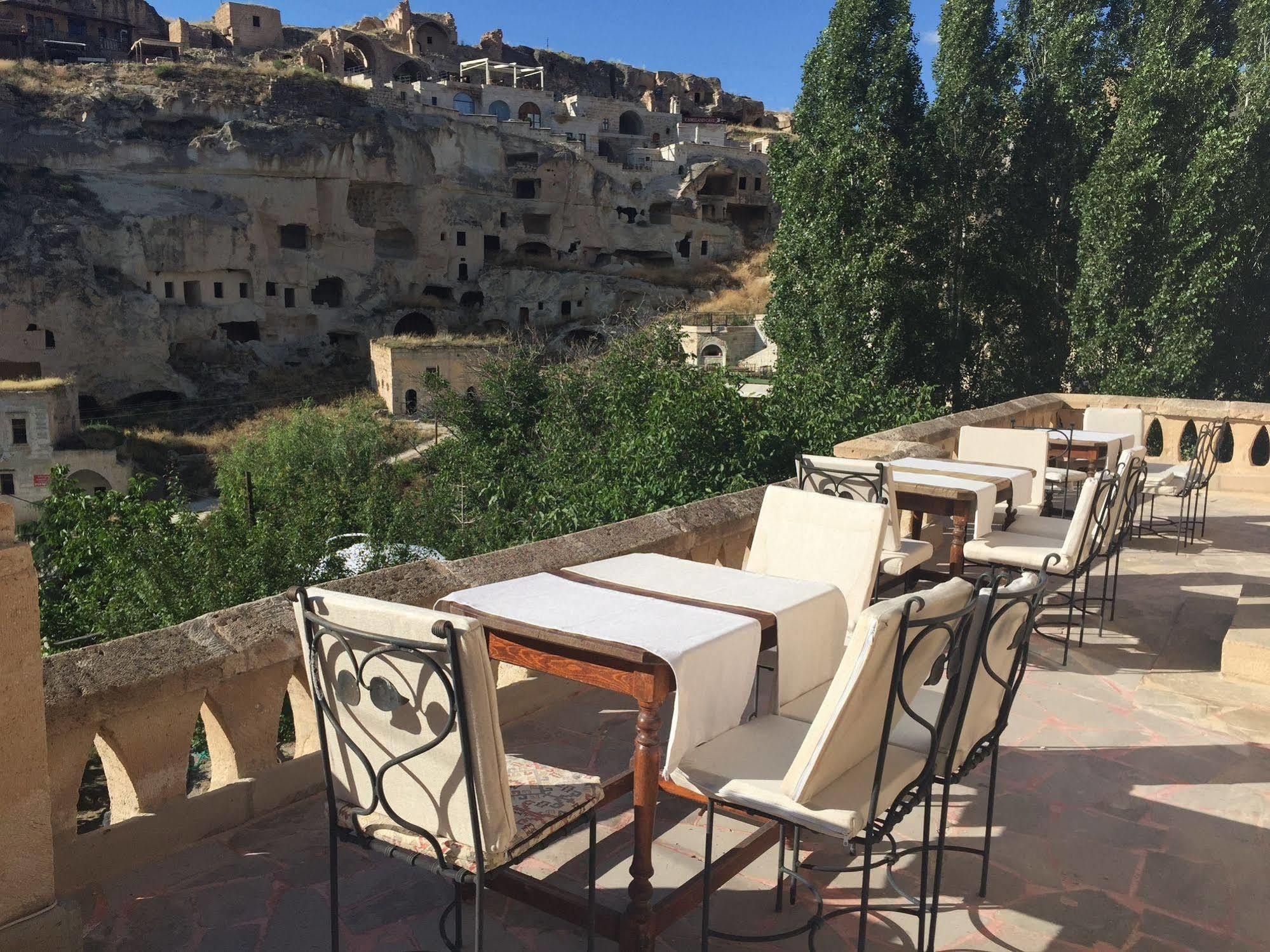 The Village Cave Hotel Гореме Экстерьер фото